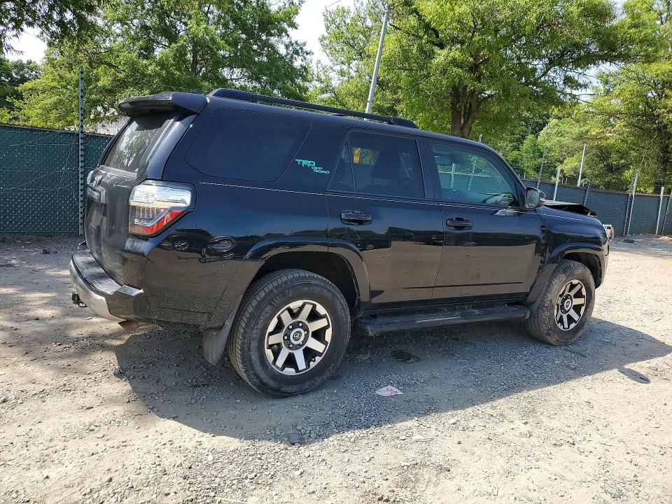 Photo 3 from auction – 2020 TOYOTA 4RUNNER with VIN JTEBU5JR8L5782221