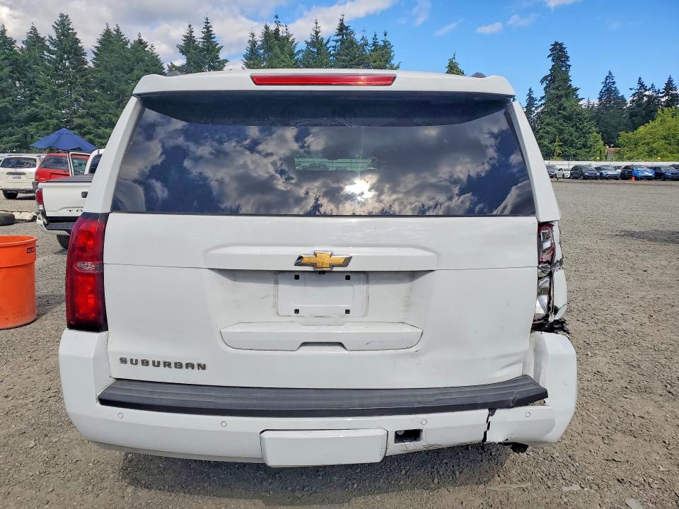 Photo 6 from auction – 2017 CHEVROLET SUBURBAN with VIN 1GNSKHKCXHR141018