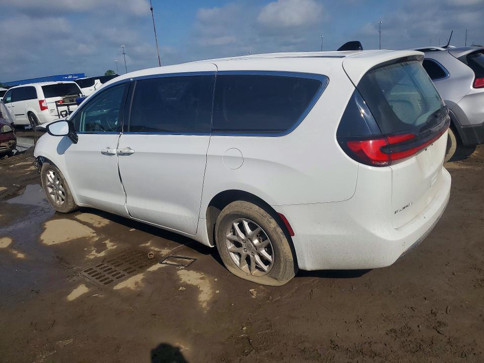Photo 2 from auction – 2024 CHRYSLER PACIFICA with VIN 2C4RC1BG0RR145525