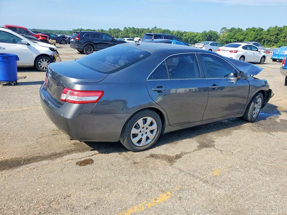 Photo 3 from auction – 2011 TOYOTA CAMRY with VIN 4T1BF3EK0BU131925