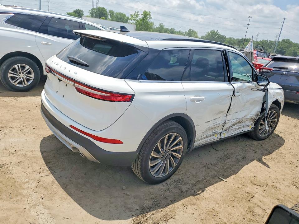 Photo 3 from auction – 2026 LINCOLN CORSAIR with VIN 5LMCJ2DA3TUL04633