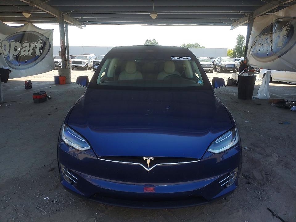 Photo 5 from auction – 2017 TESLA MODEL X with VIN 5YJXCAE26HF044314