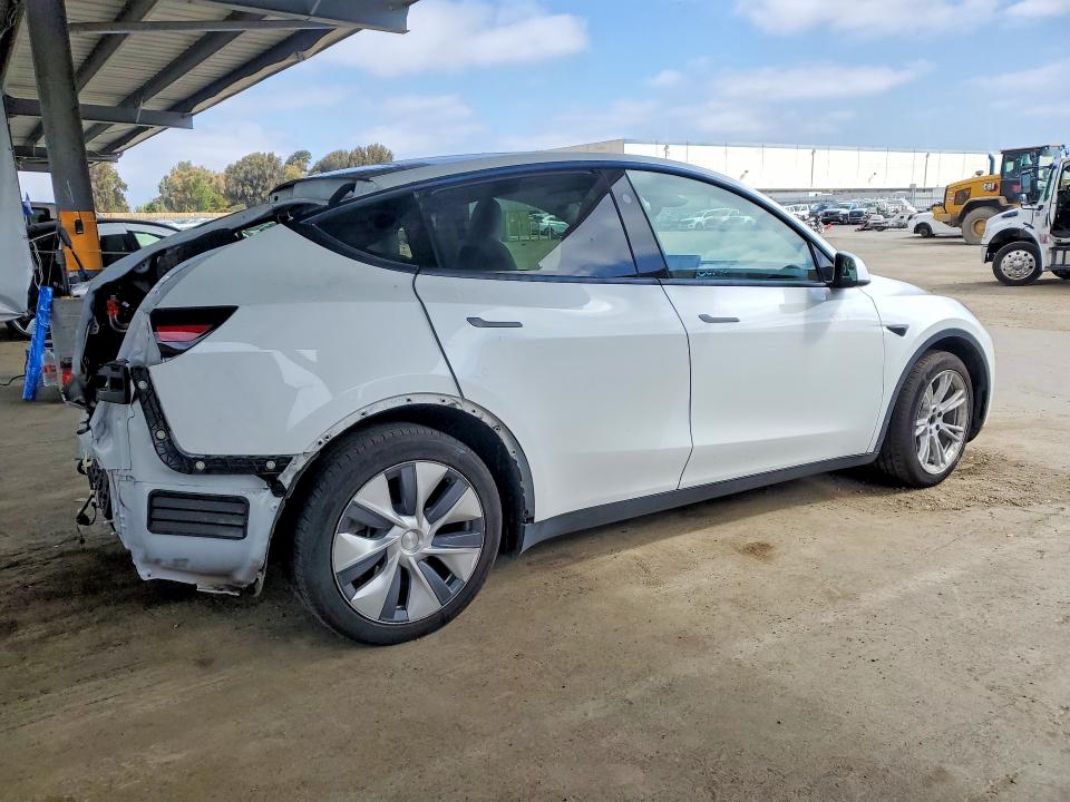 Фото 3 с аукциона – 2023 TESLA MODEL Y с VIN 7SAYGAEE8PF933507