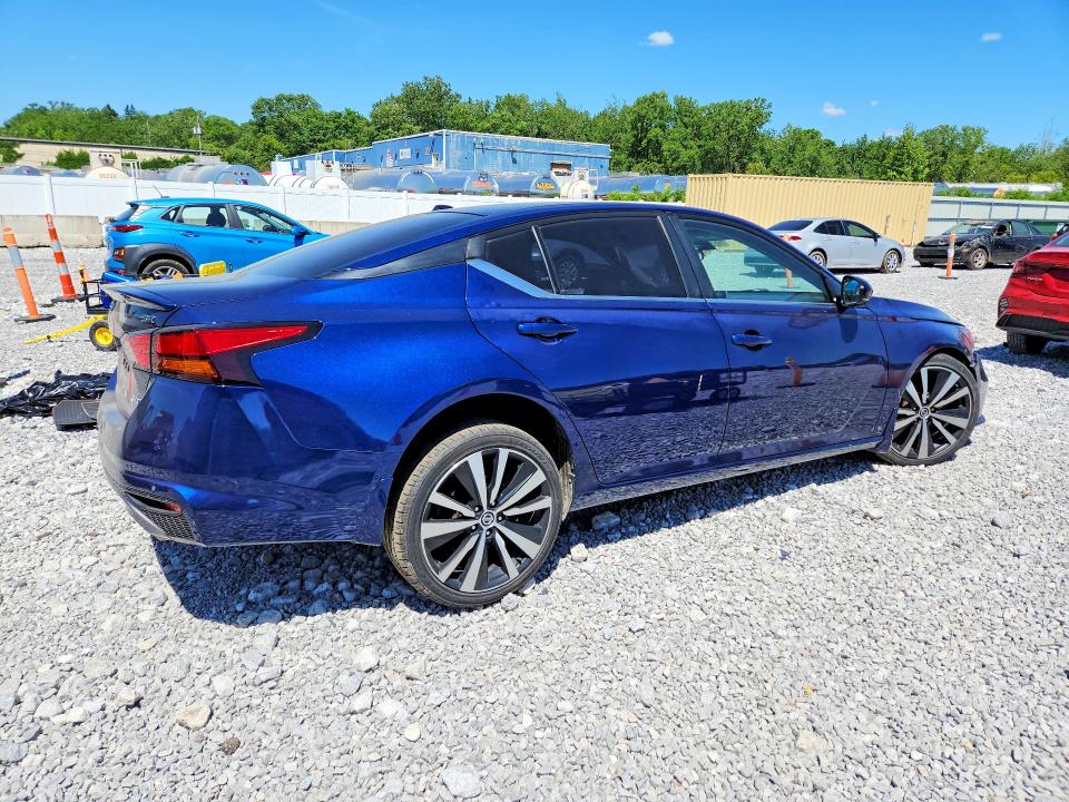 Photo 3 from auction – 2020 NISSAN ALTIMA with VIN 1N4BL4CW0LC227348