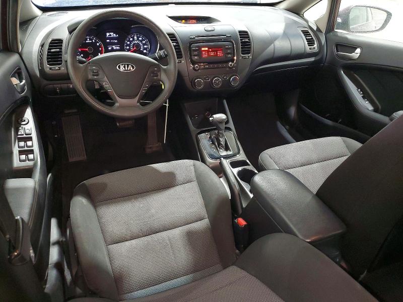 Foto 8 de la subasta – 2017 KIA FORTE con VIN 3KPFK4A7XHE111004