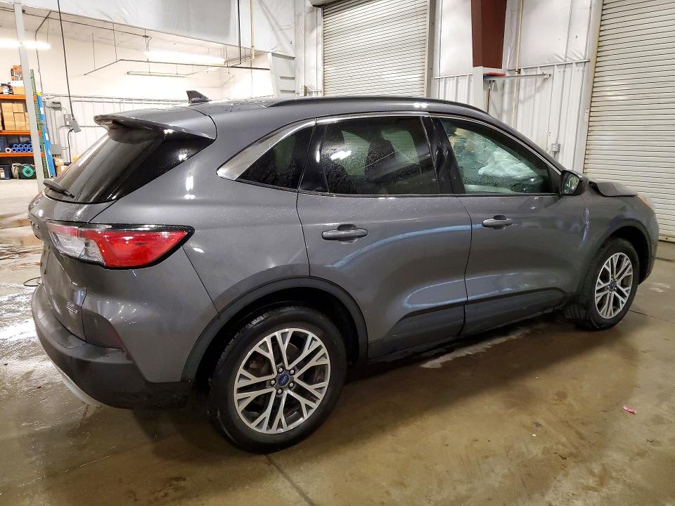 Photo 3 from auction – 2021 FORD ESCAPE with VIN 1FMCU9CZ5MUA69969