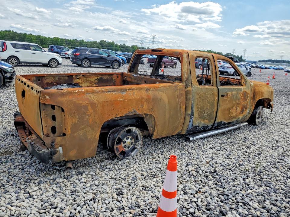 Photo 3 from auction – 2013 CHEVROLET SILVERADO with VIN 1GCRCSE00DZ210747