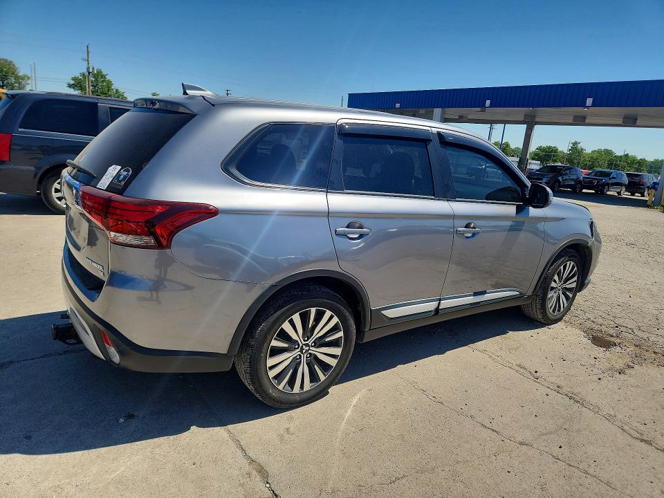 Photo 3 from auction – 2019 MITSUBISHI OUTLANDER with VIN JA4AZ3A33KZ041381