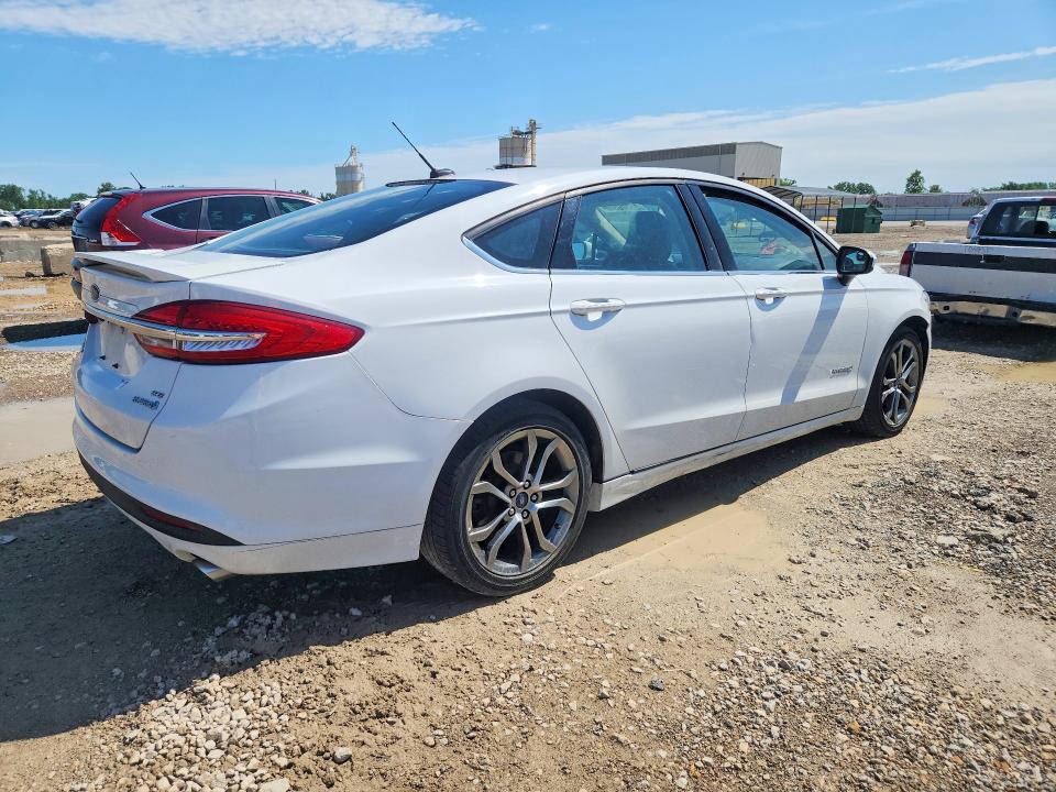 Photo 3 from auction – 2017 FORD FUSION with VIN 3FA6P0LU9HR382213