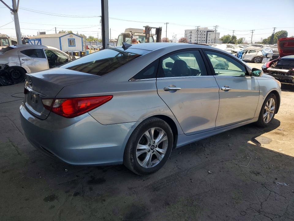 Photo 3 from auction – 2013 HYUNDAI SONATA with VIN 5NPEC4AC4DH640251