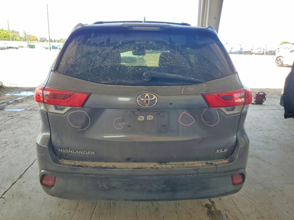 Photo 6 from auction – 2017 TOYOTA HIGHLANDER with VIN 5TDKZRFH7HS518454