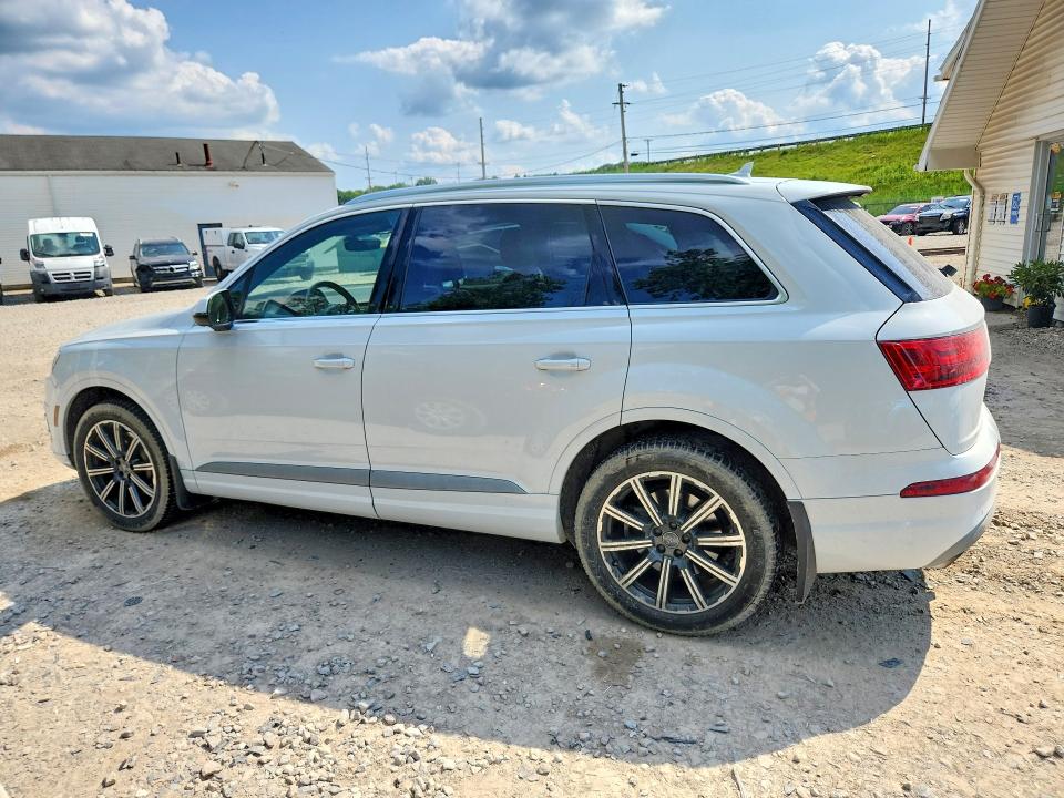 Photo 2 from auction – 2017 AUDI Q7 with VIN WA1LAAF77HD014139