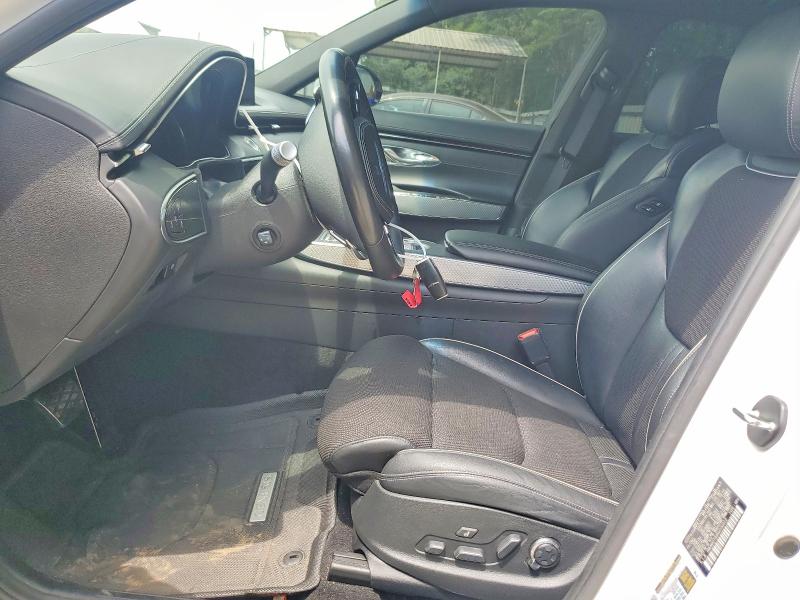 Photo 7 from auction – 2022 GENESIS GV70 with VIN KMUMADTB8NU036812