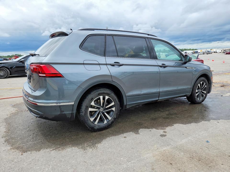 Photo 3 from auction – 2023 VOLKSWAGEN TIGUAN with VIN 3VVRB7AX9PM035084