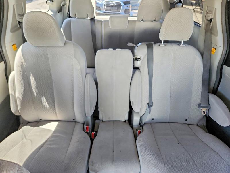 Photo 10 from auction – 2012 TOYOTA SIENNA with VIN 5TDKK3DC5CS241028