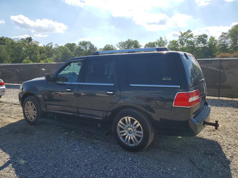Photo 2 from auction – 2011 LINCOLN NAVIGATOR with VIN 5LMJJ2J57BEJ03289