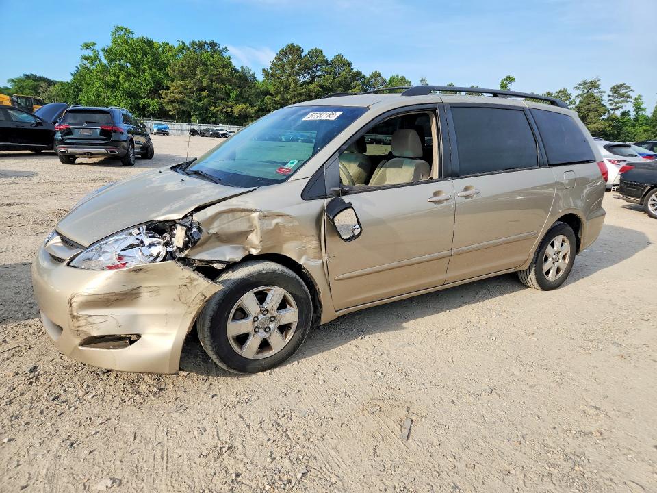 TOYOTA SIENNA 2010 with VIN 5TDKK4CCXAS327469 - Photo from auction