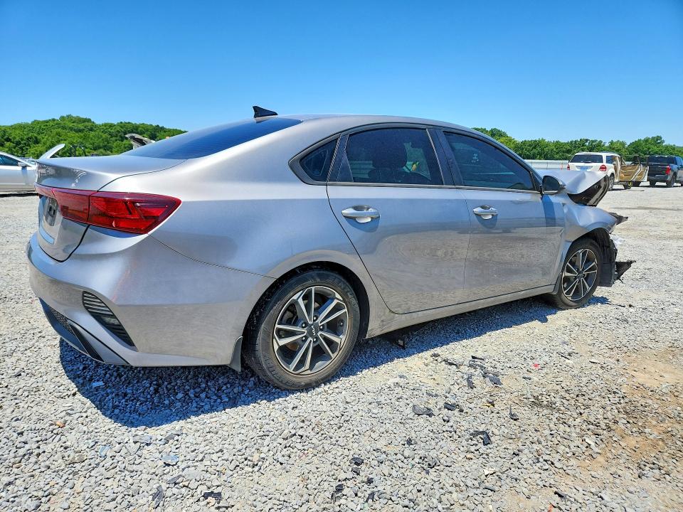 Photo 3 from auction – 2023 KIA FORTE with VIN 3KPF24AD5PE664096