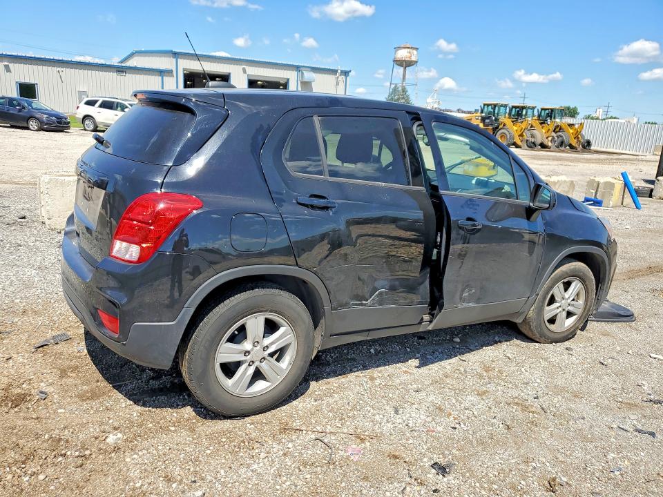 Photo 3 from auction – 2019 CHEVROLET TRAX with VIN 3GNCJKSB4KL372054