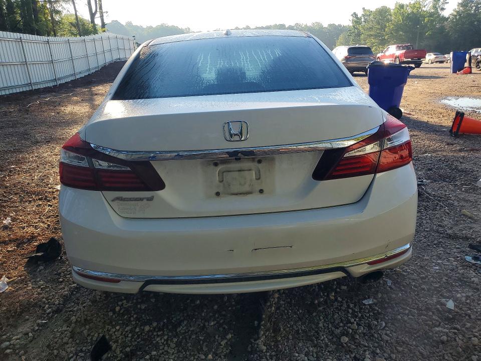 Photo 6 from auction – 2016 HONDA ACCORD with VIN 1HGCR2F73GA215154