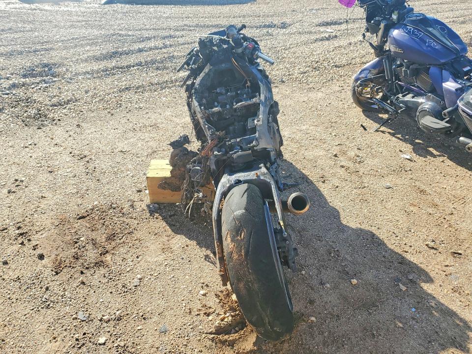 Foto 4 de la subasta – 2016 YAMAHA YZFR1S con VIN JYARN42E0GA000847