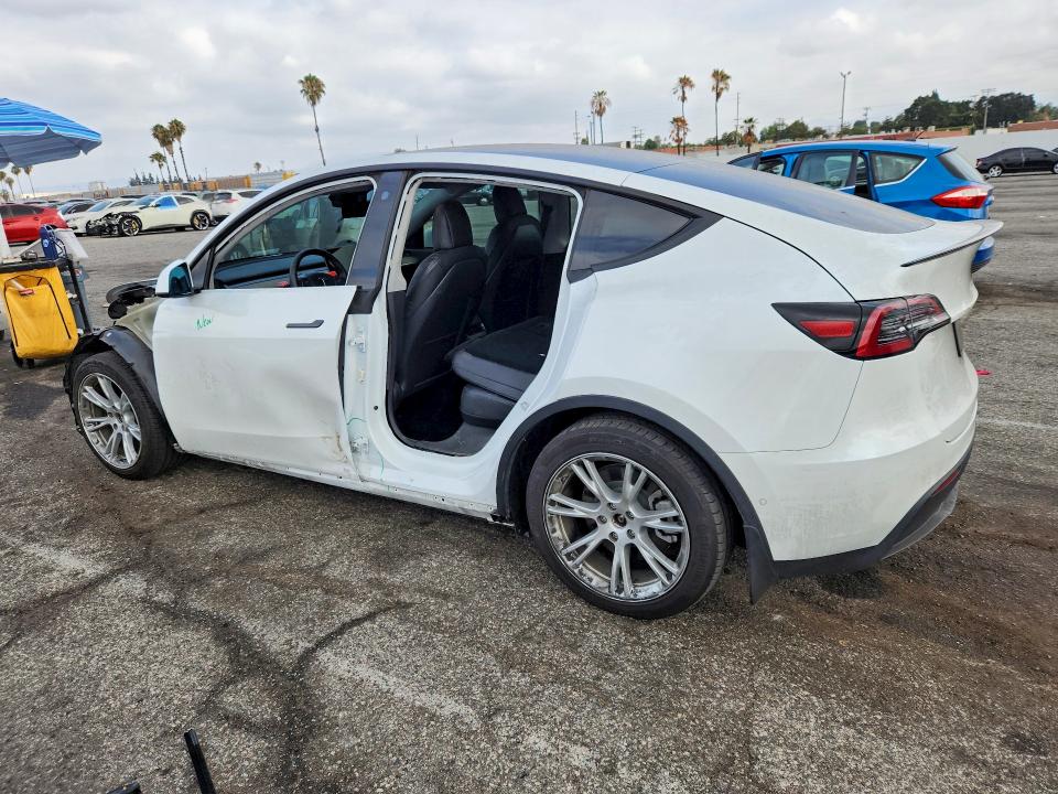 Photo 2 from auction – 2021 TESLA MODEL Y with VIN 5YJYGDEE8MF231343