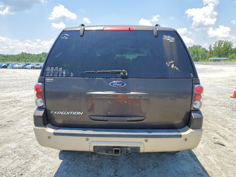 Photo 6 from auction – 2006 FORD EXPEDITION with VIN 1FMFU17586LA82326