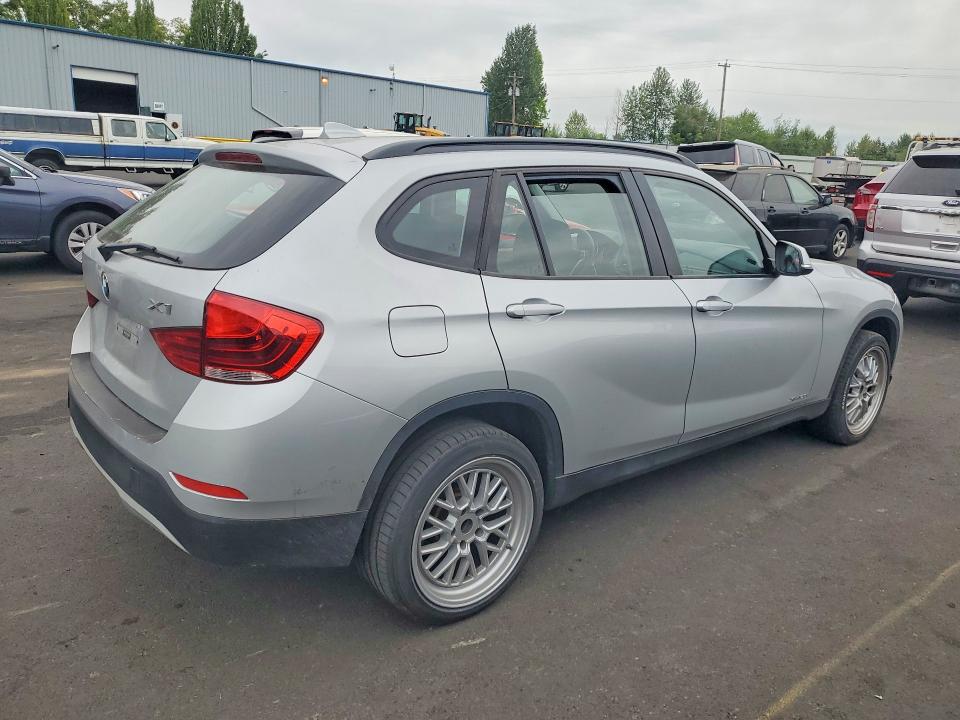 Photo 3 from auction – 2015 BMW X1 with VIN WBAVL1C57FVY31868