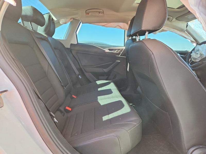 Photo 10 from auction – 2024 VOLKSWAGEN JETTA with VIN 3VW7M7BU0RM097915