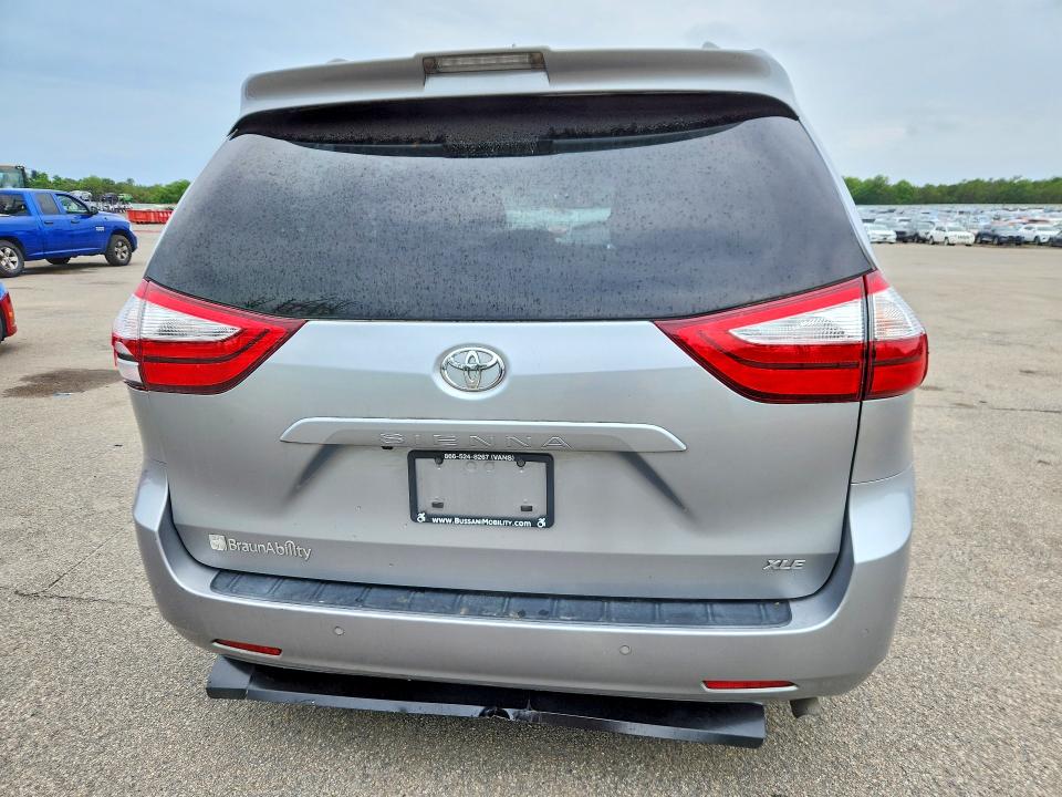 Photo 6 from auction – 2018 TOYOTA SIENNA with VIN 5TDYZ3DC0JS914505