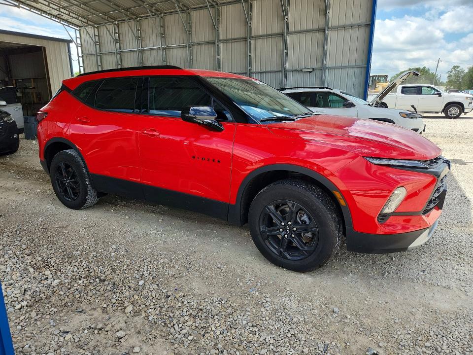 Photo 4 from auction – 2024 CHEVROLET BLAZER with VIN 3GNKBCR49RS143679