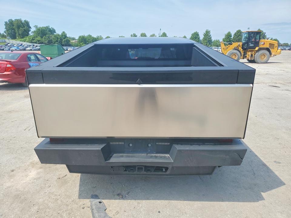 Photo 6 from auction – 2025 TESLA CYBERTRUCK with VIN 7G2CEHED0SA072551