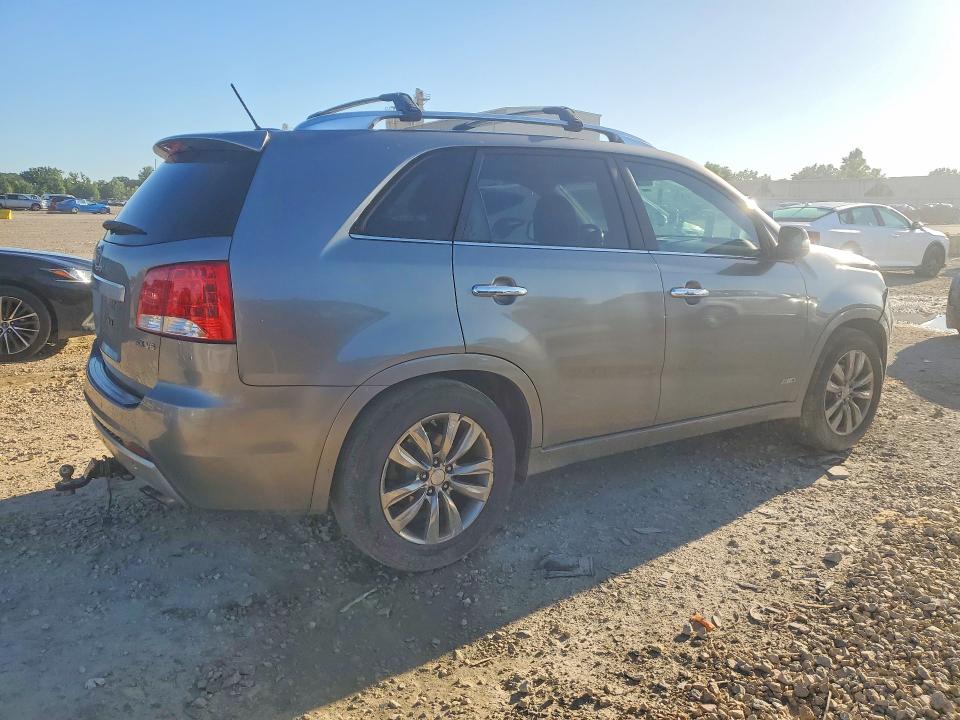 Photo 3 from auction – 2012 KIA SORENTO with VIN 5XYKWDA21CG288236