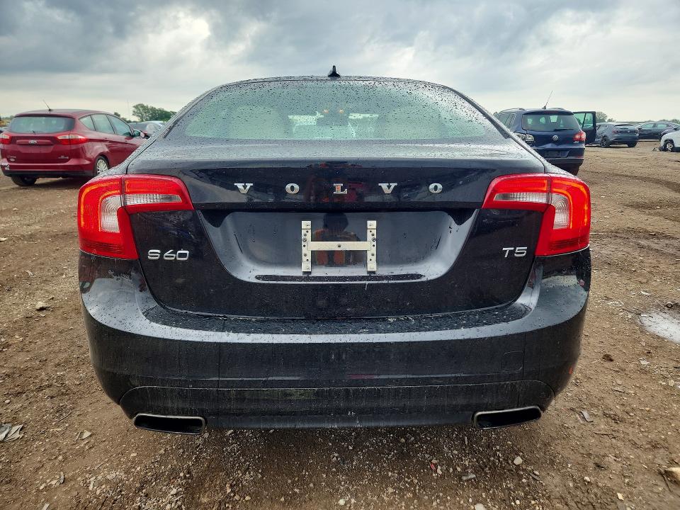 Photo 6 from auction – 2015 VOLVO S60 with VIN YV140MFB4F1306357