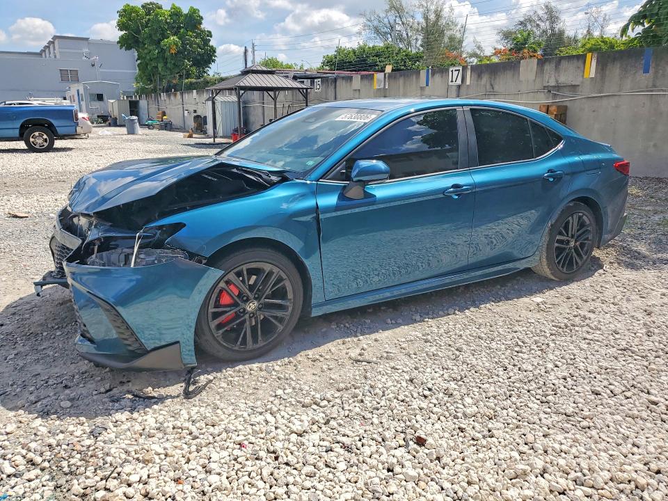 TOYOTA CAMRY 2025 with VIN 4T1DAACK3SU528897 - Photo from auction