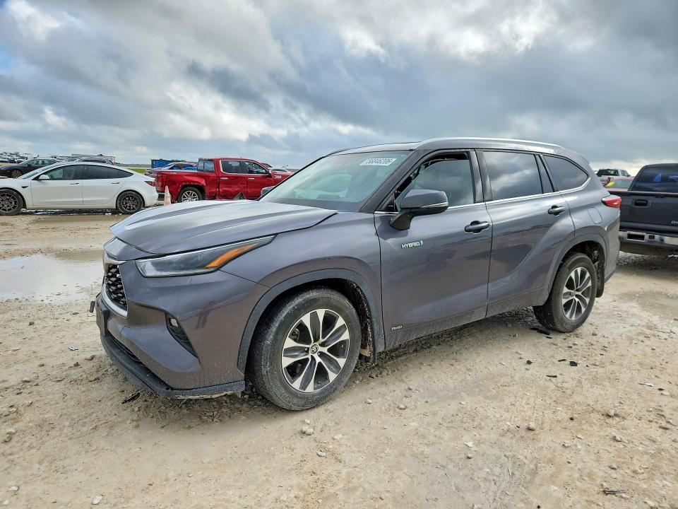 TOYOTA HIGHLANDER 2021 z numerem VIN 5TDGBRCH6MS046708 - Zdjęcie z aukcji
