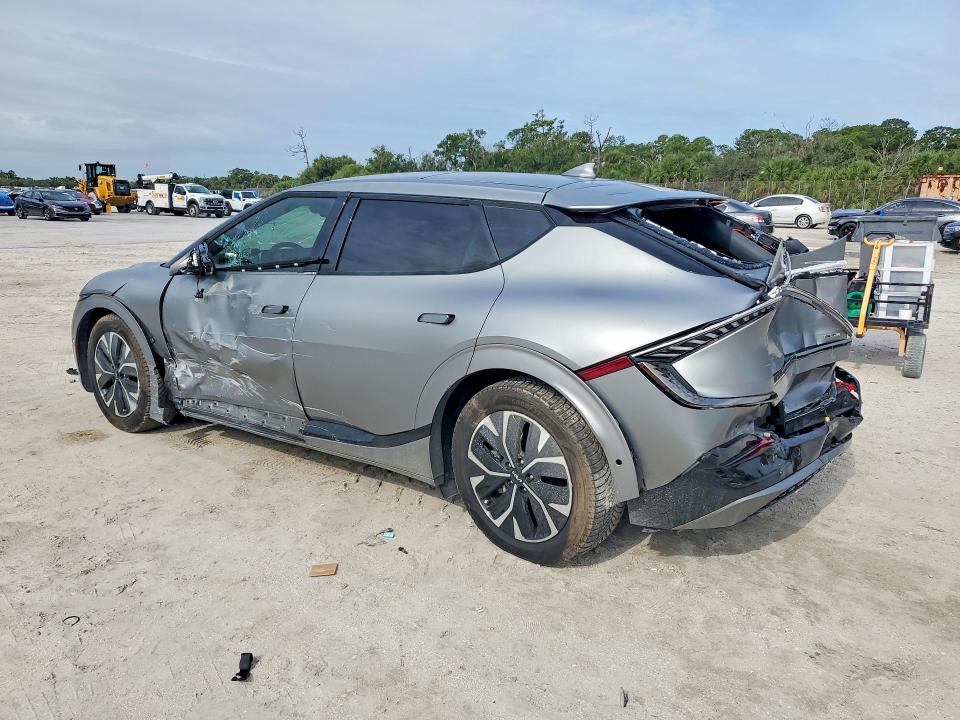 Photo 2 from auction – 2022 KIA EV6 with VIN KNDC44LA3N5048535
