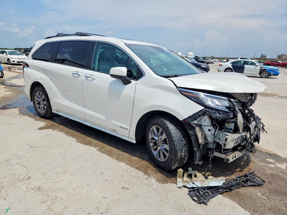 Photo 4 from auction – 2021 TOYOTA SIENNA with VIN 5TDYRKEC0MS002728
