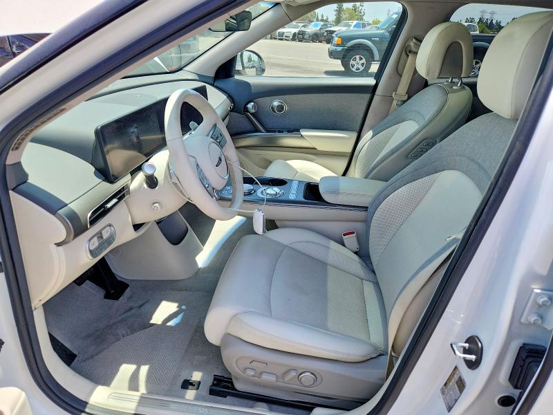 Photo 7 from auction – 2025 GENESIS GV60 with VIN KMUKB4SA2SU025958