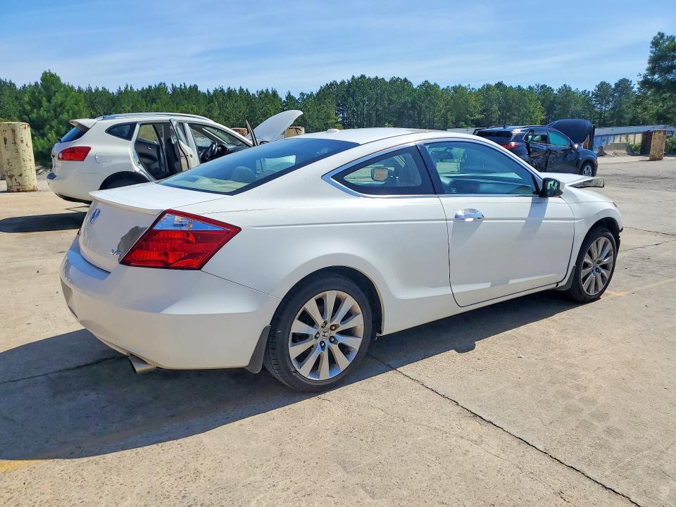 Photo 3 from auction – 2010 HONDA ACCORD with VIN 1HGCS2B89AA001747