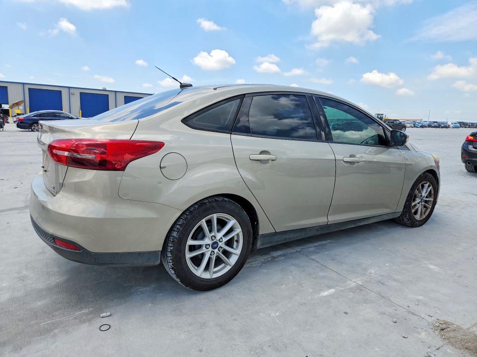 Photo 3 from auction – 2015 FORD FOCUS with VIN 1FADP3F20FL268826