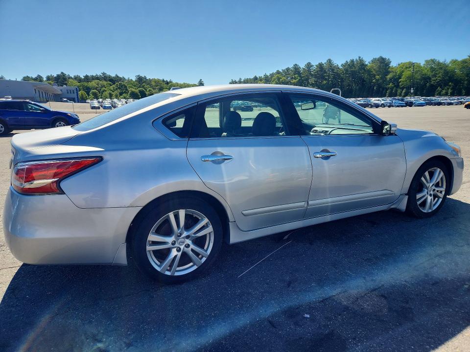 Photo 3 from auction – 2015 NISSAN ALTIMA with VIN 1N4BL3AP8FC132997
