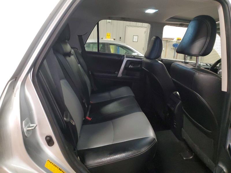 Photo 11 from auction – 2018 TOYOTA 4RUNNER with VIN JTEBU5JR3J5515985