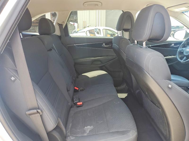 Photo 11 from auction – 2016 KIA SORENTO with VIN 5XYPGDA51GG105601