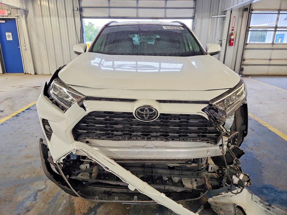 Photo 5 from auction – 2019 TOYOTA RAV4 with VIN 2T3A1RFV9KW079272