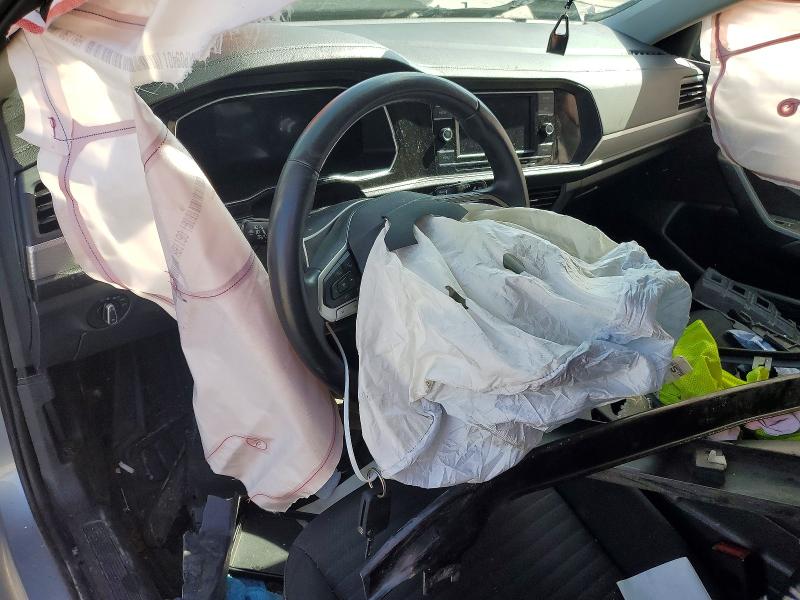 Photo 8 from auction – 2024 VOLKSWAGEN JETTA with VIN 3VW5M7BU0RM002700
