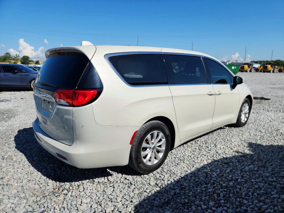 Photo 3 from auction – 2017 CHRYSLER PACIFICA with VIN 2C4RC1DG5HR579015
