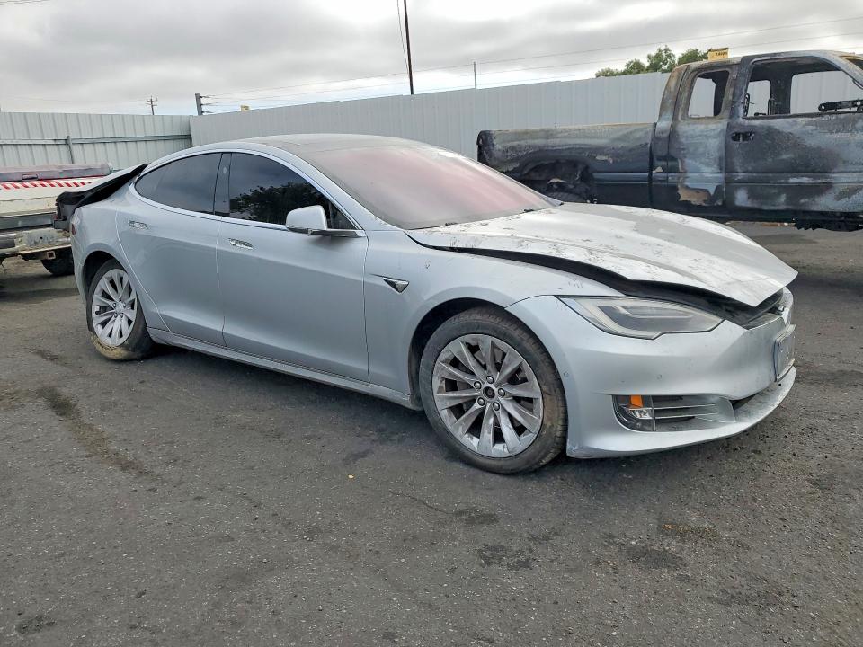 Photo 4 from auction – 2018 TESLA MODEL S with VIN 5YJSA1E23JF256805