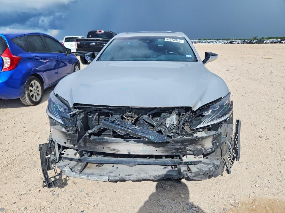 Photo 5 from auction – 2018 LEXUS LS 500 with VIN JTHB51FF7J5004352