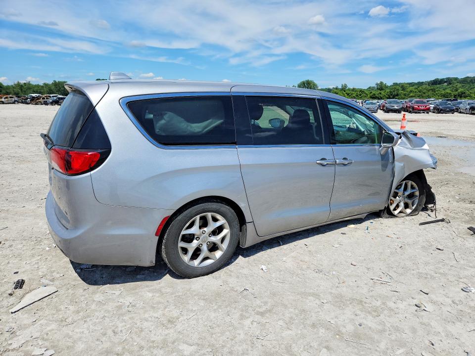 Photo 3 from auction – 2018 CHRYSLER PACIFICA with VIN 2C4RC1FG1JR277692